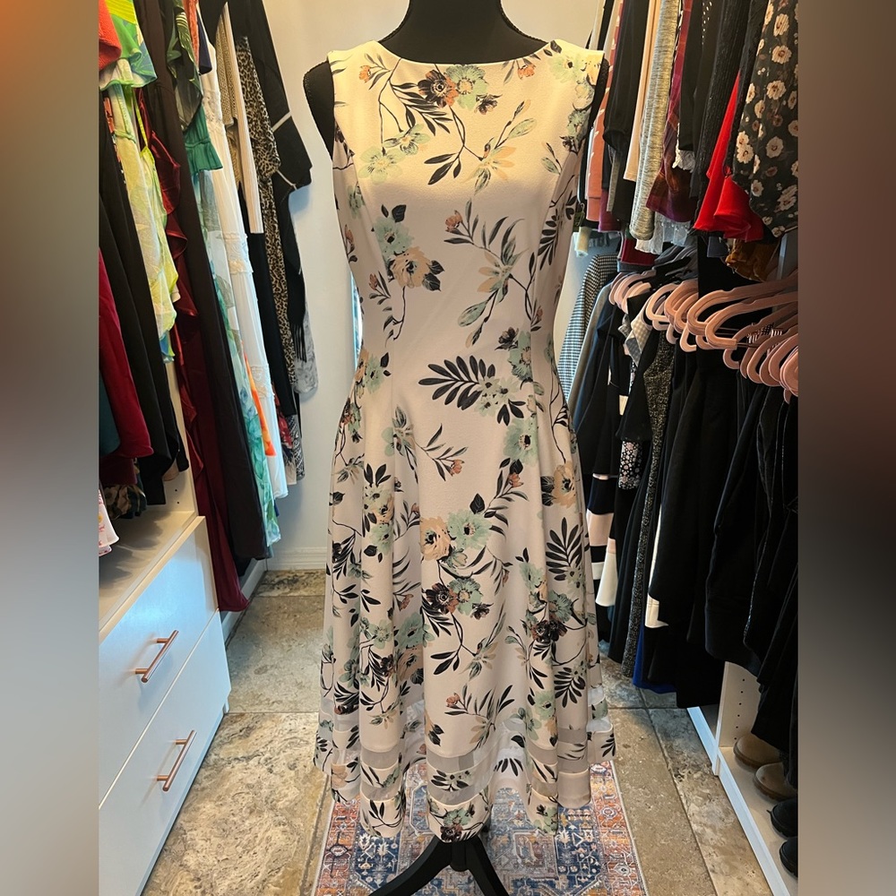 Calvin Klein Size 4 Floral Dress